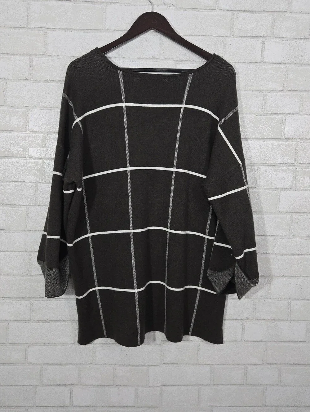 Tahari sweater